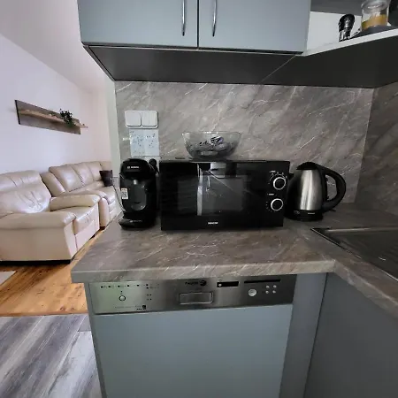 Apartman U Koleji Ii Apartment *