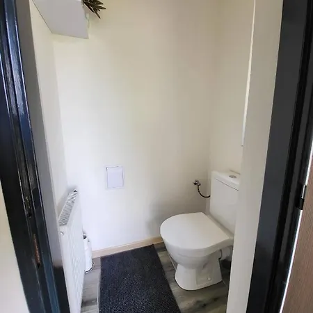 Apartman U Koleji Ii Apartment *